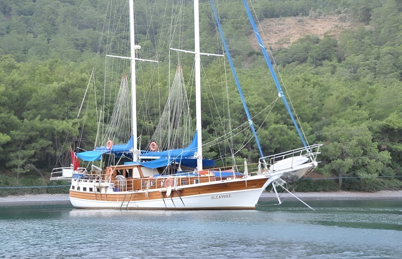 Charter Yacht ALKATRAZ