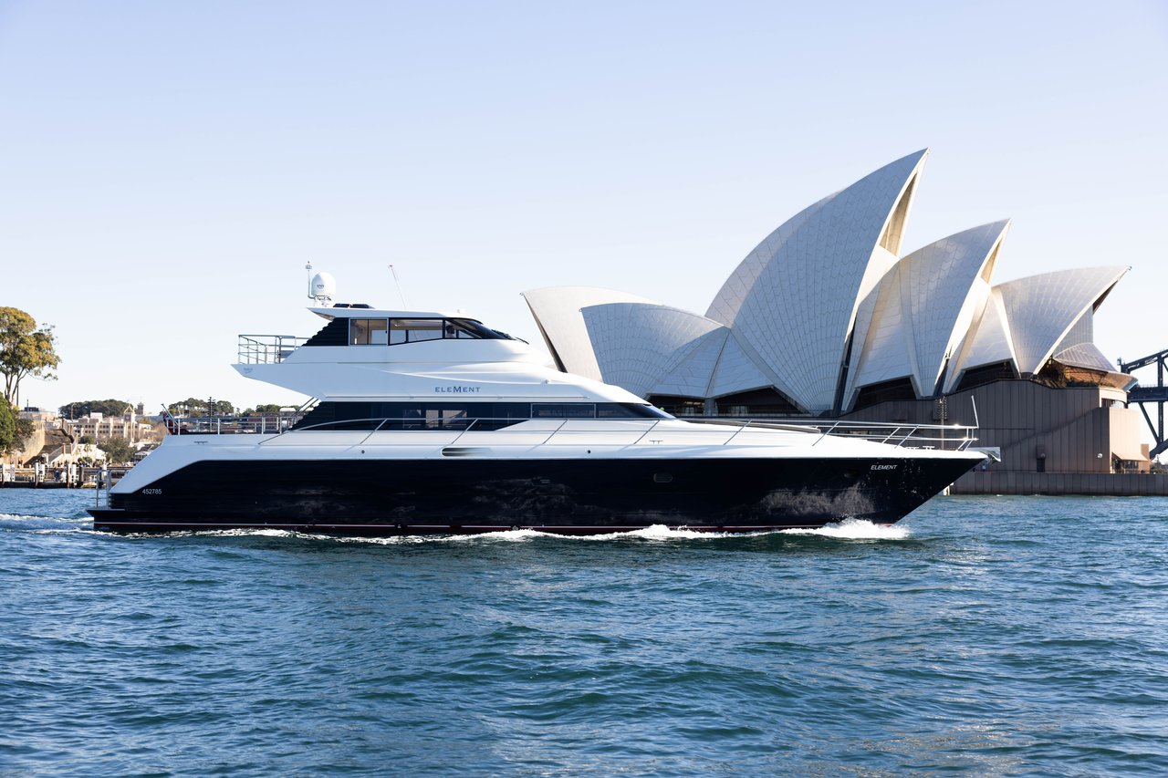 Charter Yacht ELEMENT