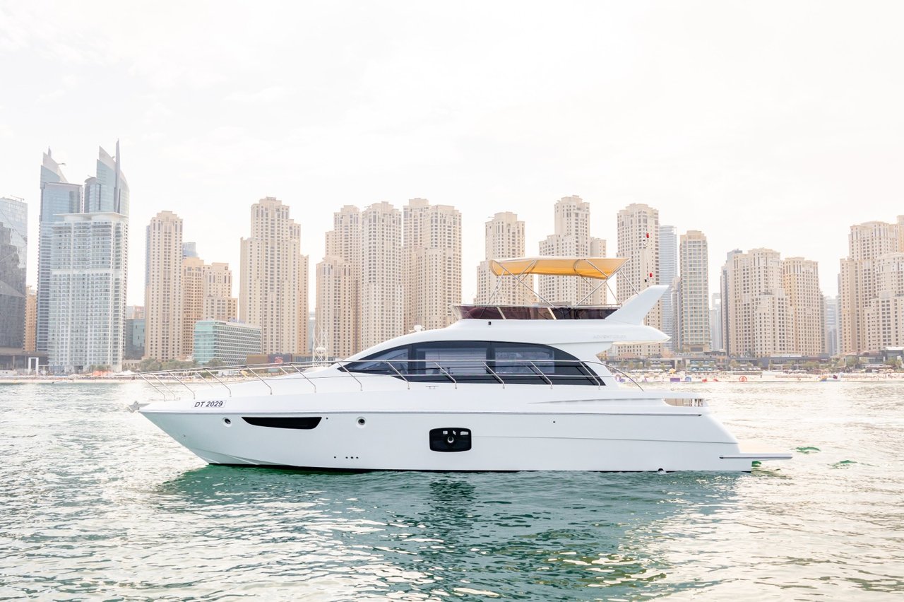 Charter Yacht FIBO