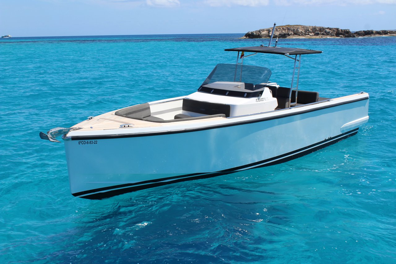 Charter Yacht SQUIRTLE