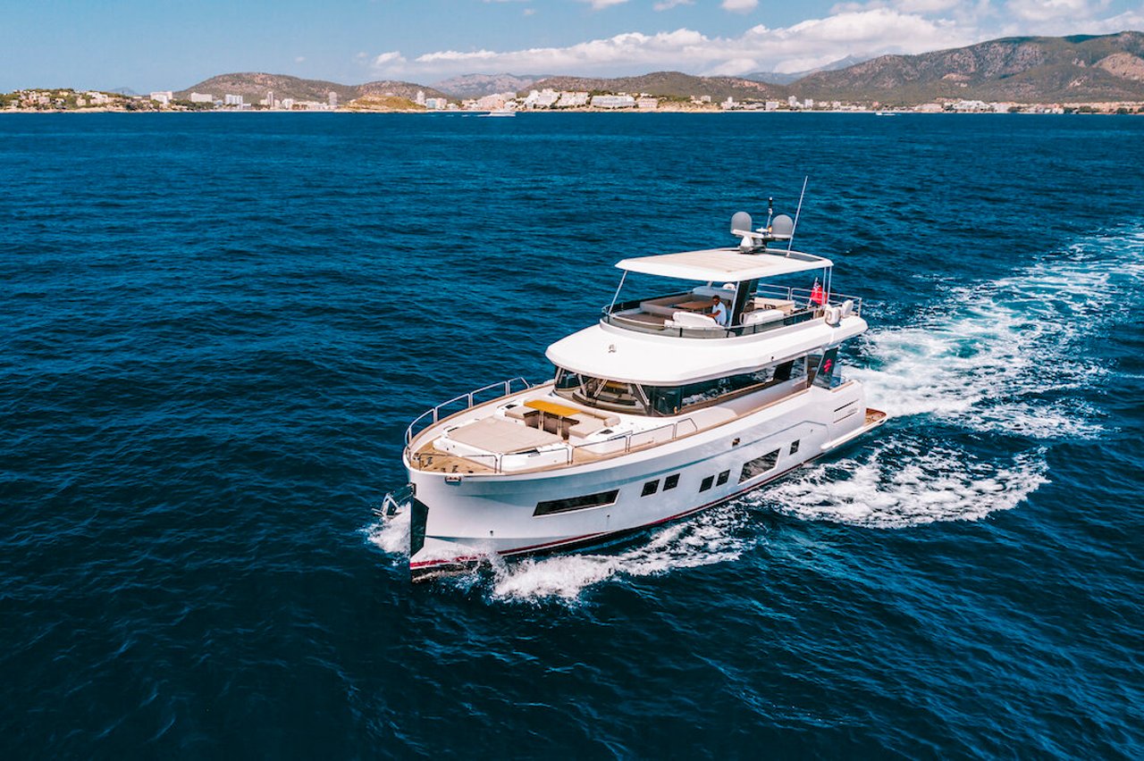 Charter Yacht SALACIA