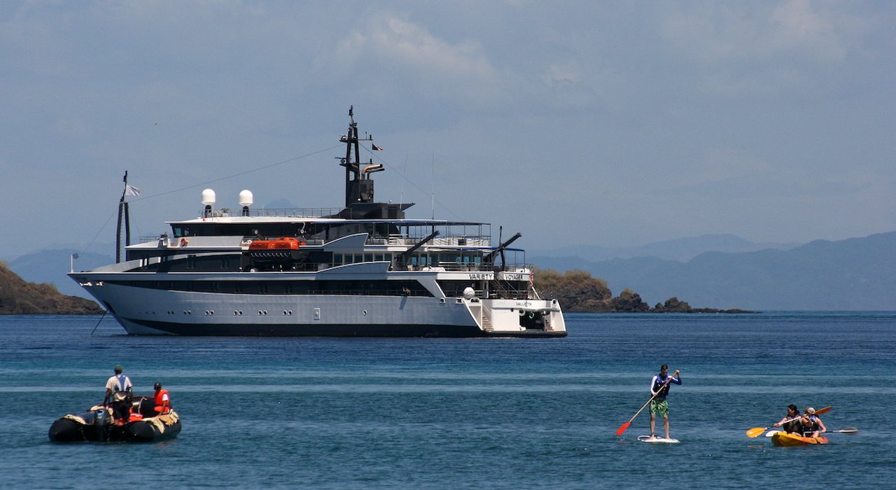 Charter Yacht VARIETY VOYAGER