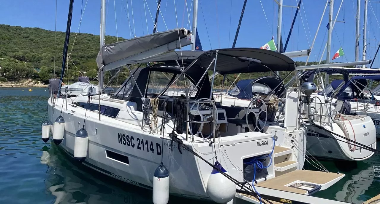 Charter Yacht MUSICA