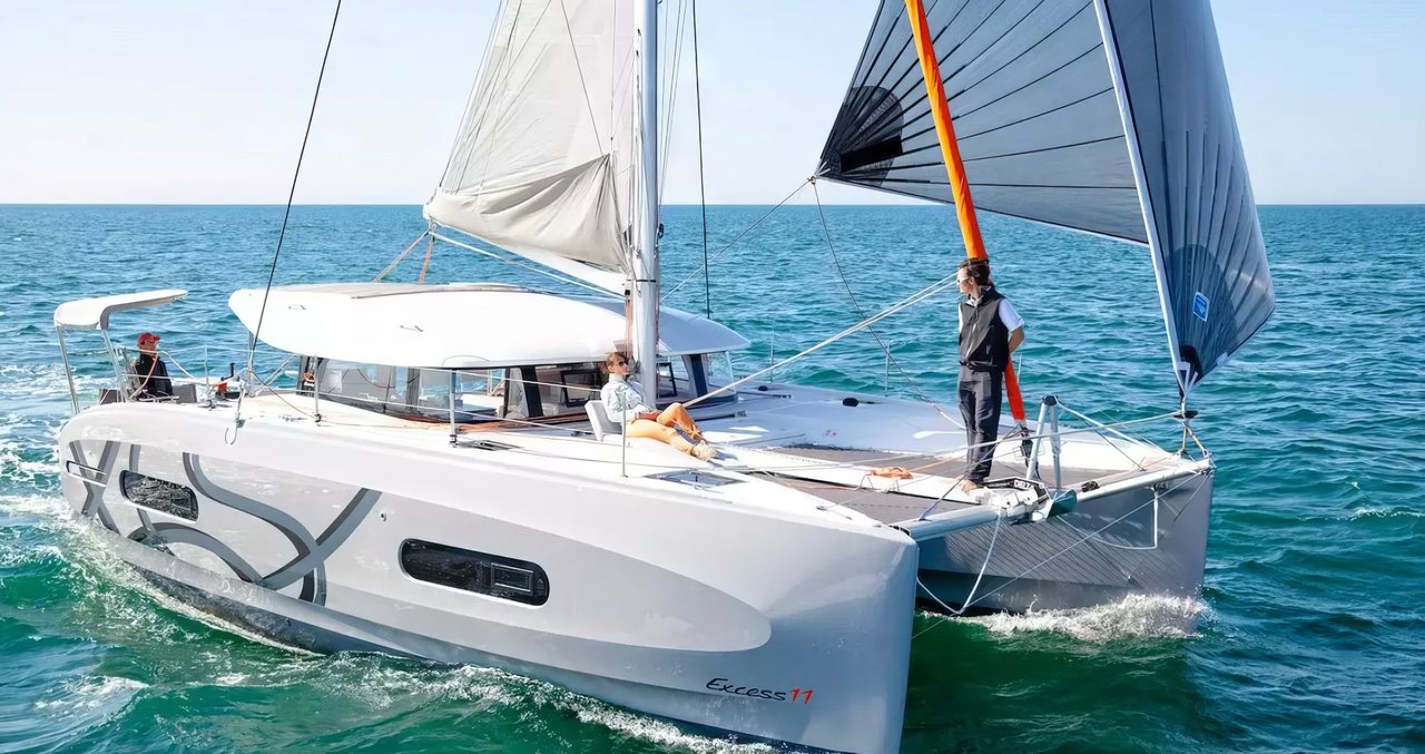 Charter Yacht SCARLETT