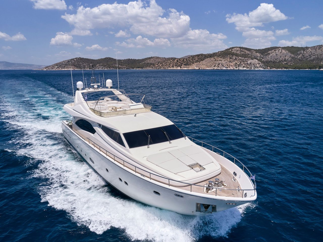 charter yacht ESTIA YI