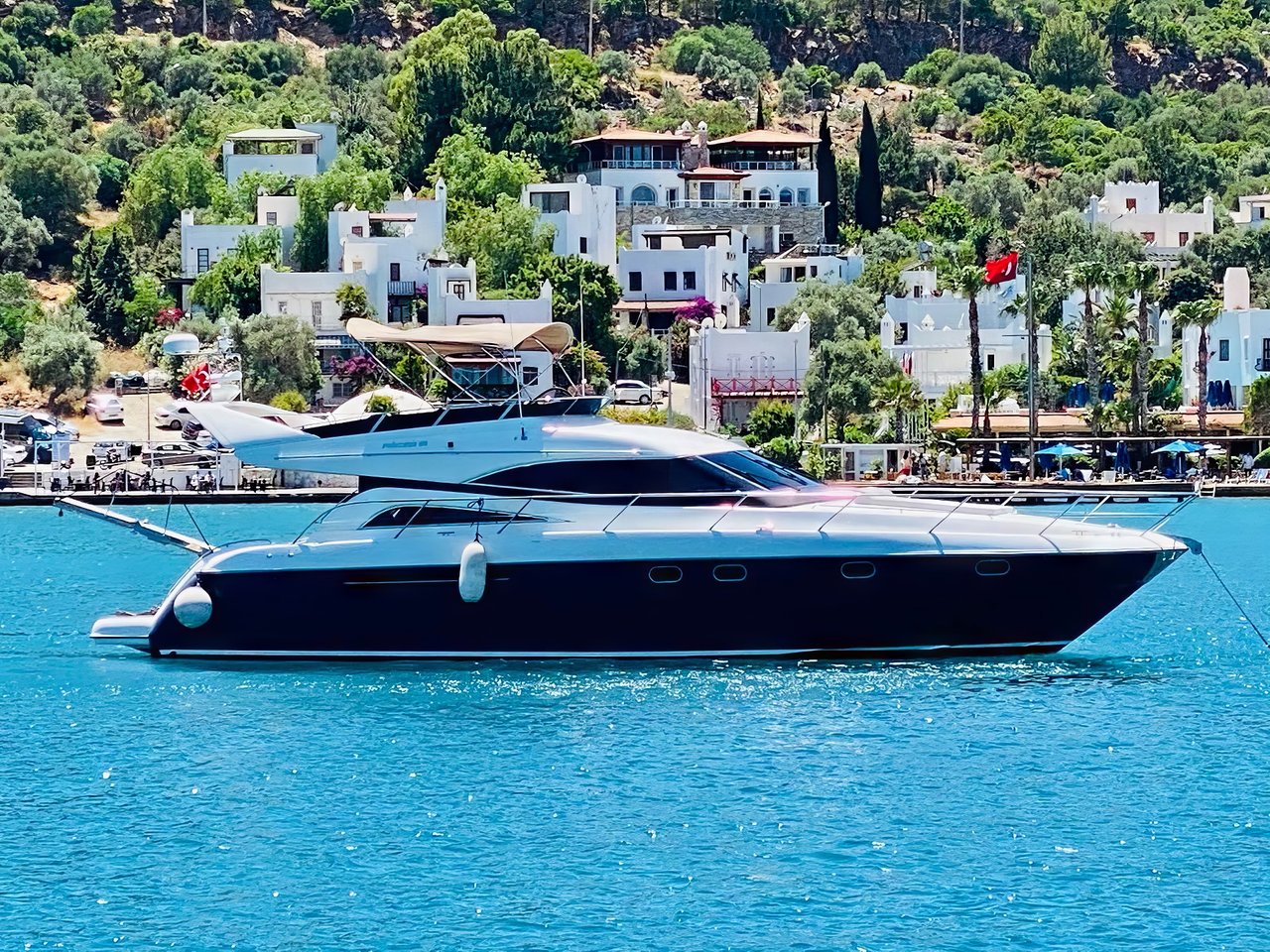 charter yacht ZEUS 2