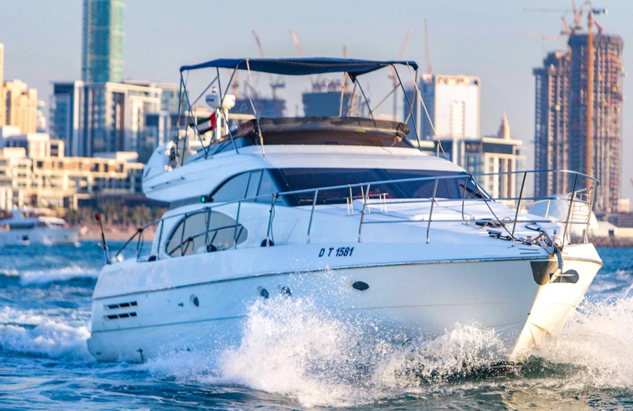 Charter Yacht ETOSHA