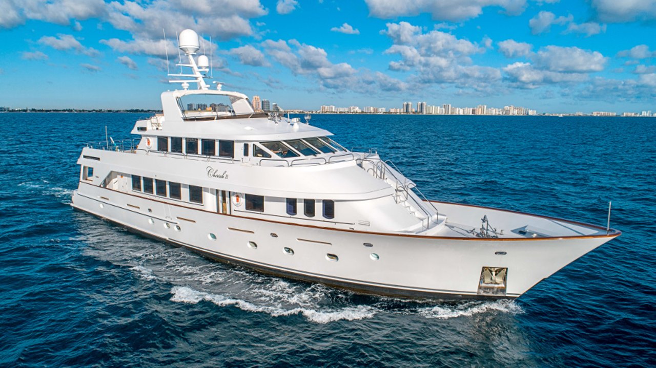 Charter Yacht CHANSON