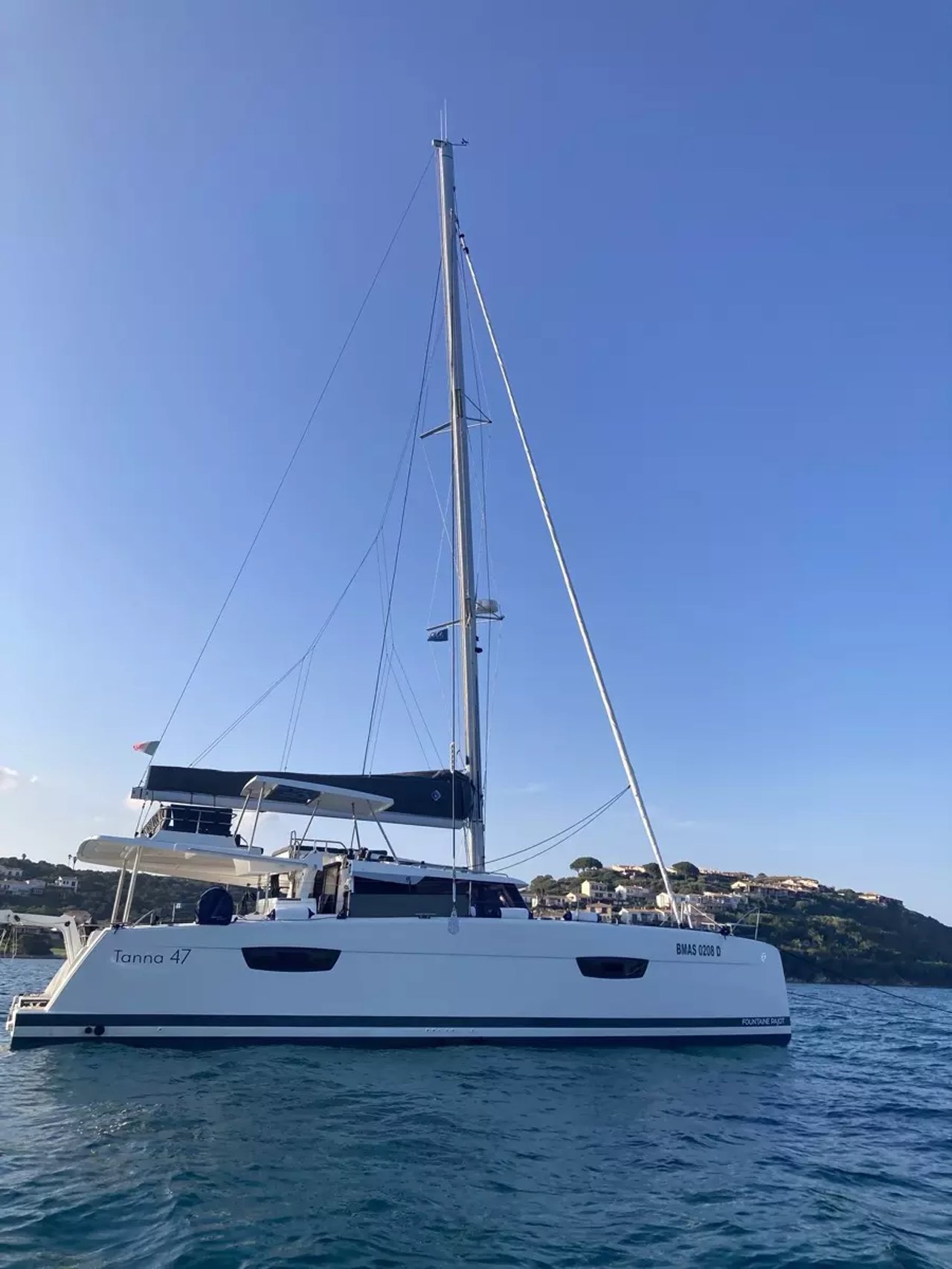 Charter Yacht BLUE MANDARIN
