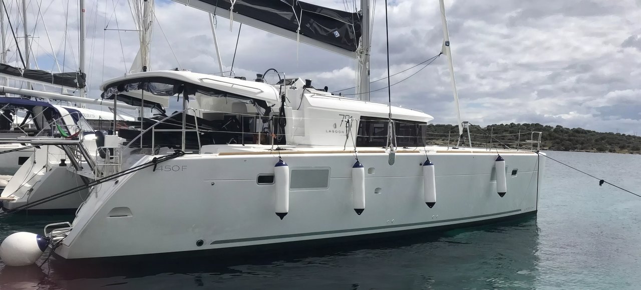 Charter Yacht RIGEL KENTAURUS