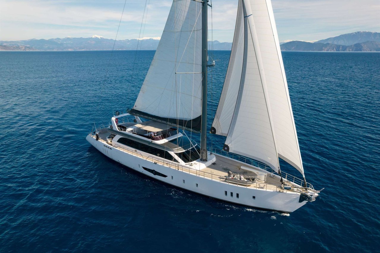 Charter Yacht SON OF WIND