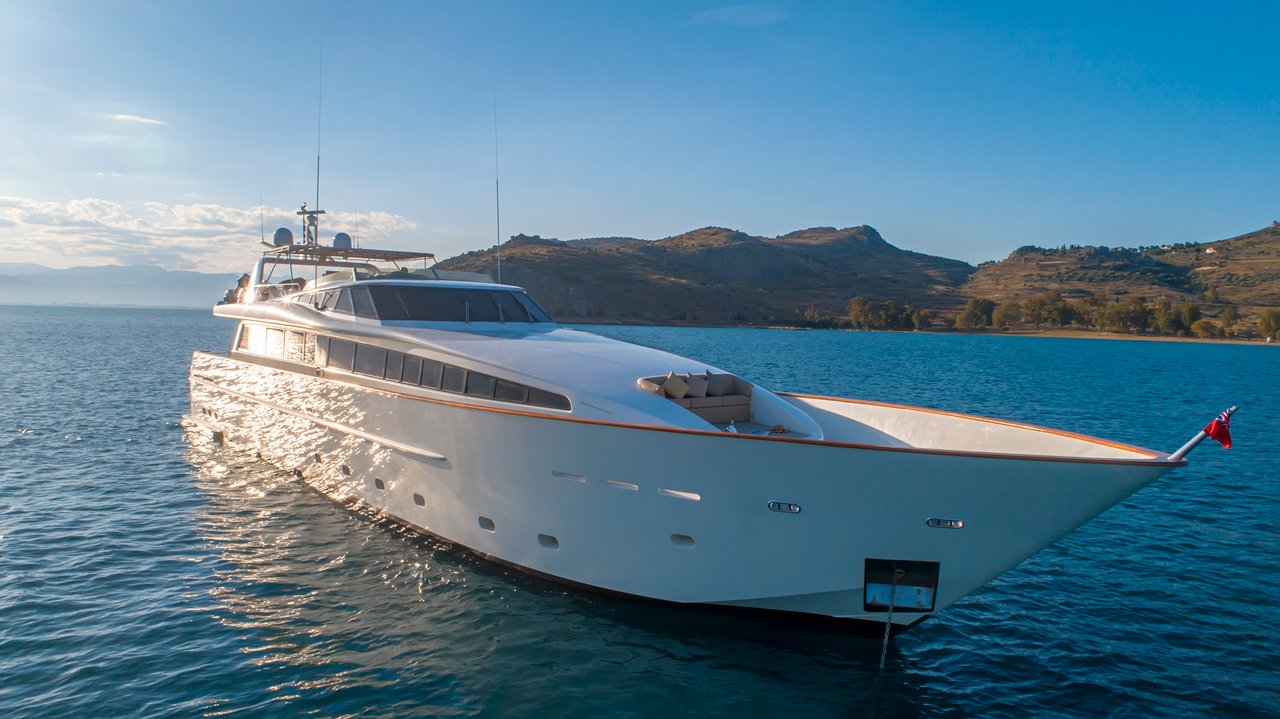 Charter Yacht AQUILA