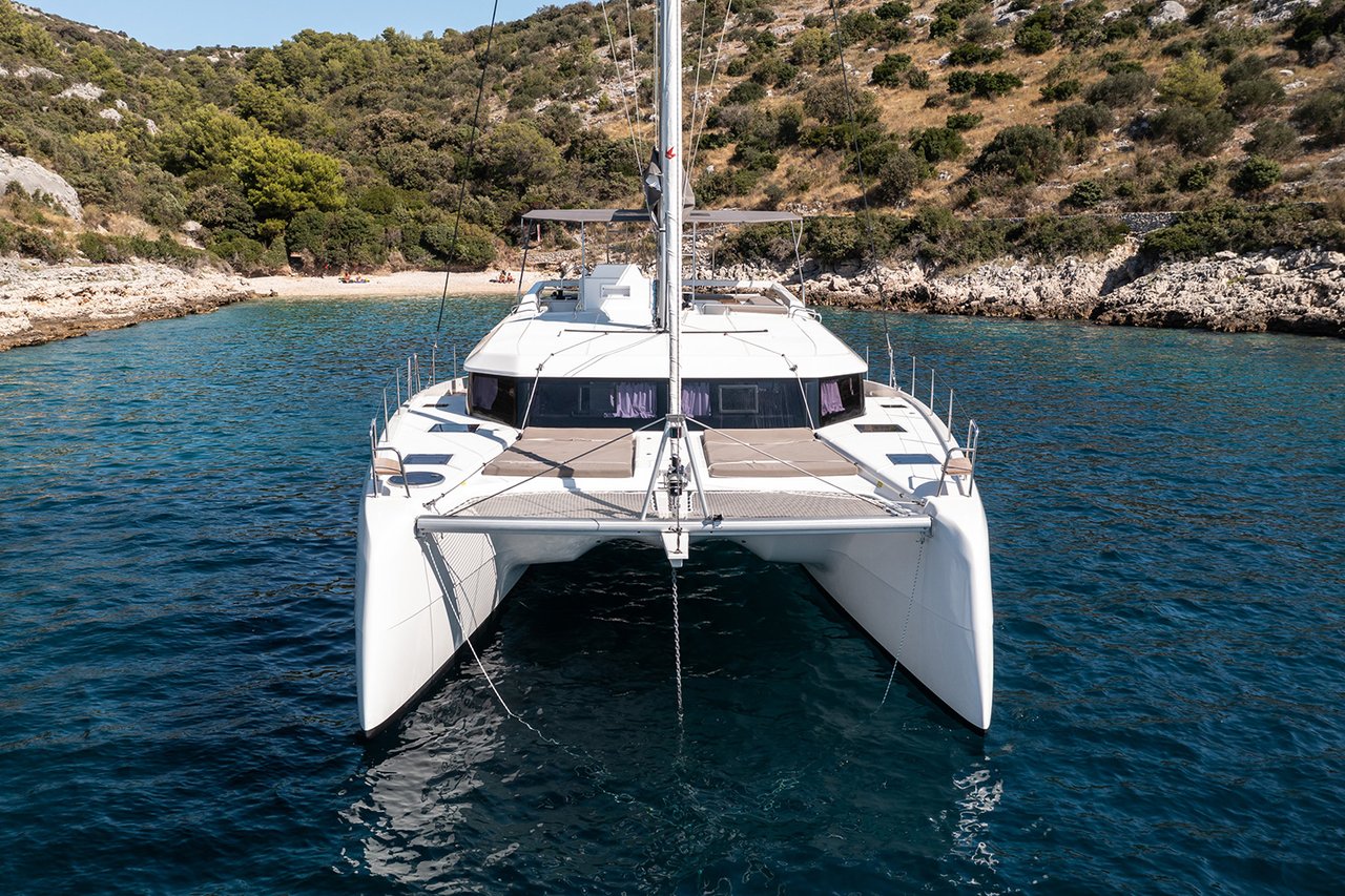 Charter Yacht SUALZO