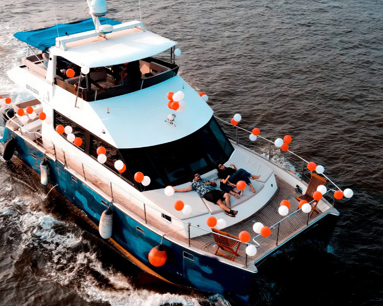 Charter Yacht LUXURY CATAMARAN