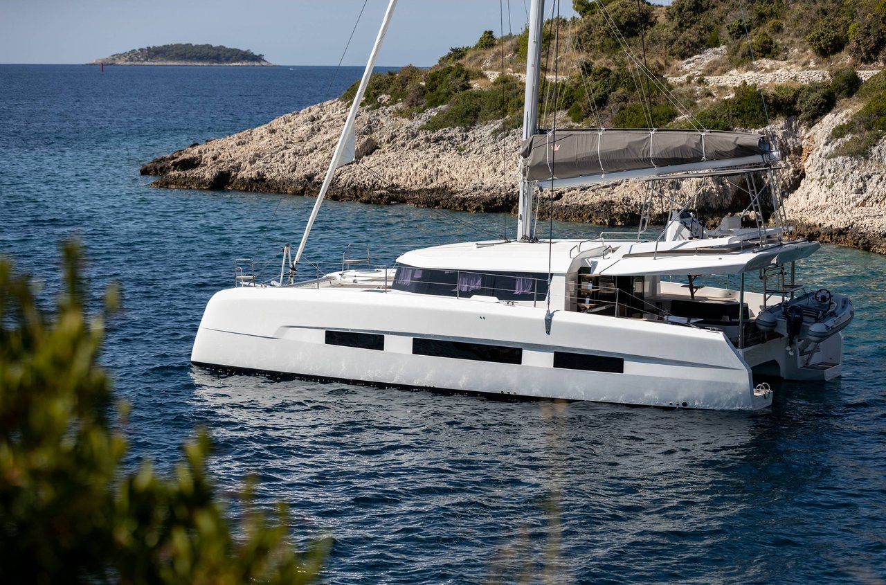 Charter Yacht AMELIE