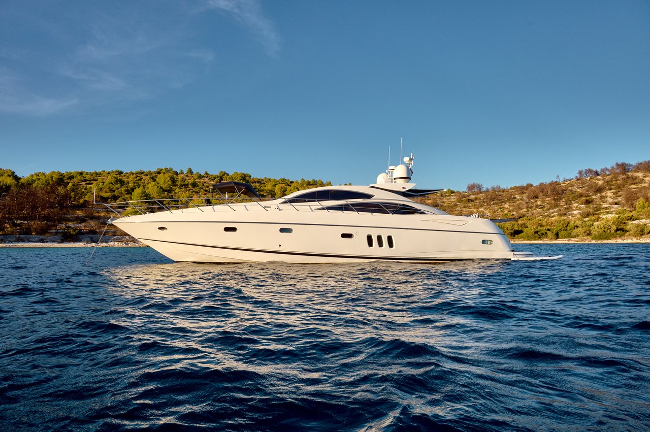 Charter Yacht GHOST