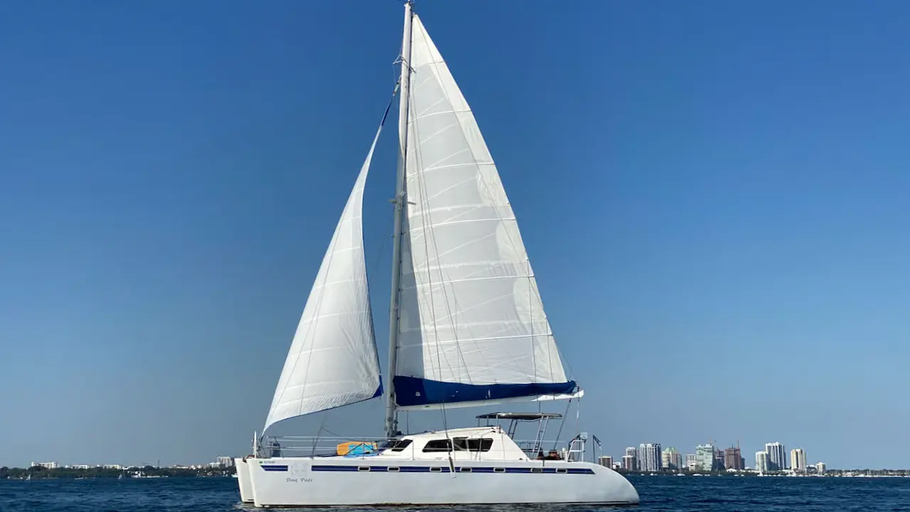 Charter Yacht BUBBLE