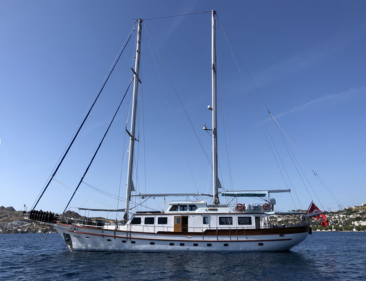 Charter Yacht RIGEL