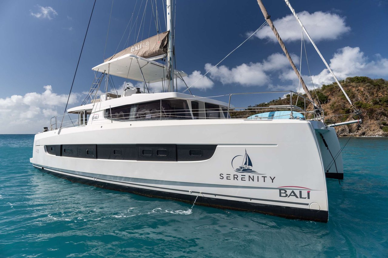 Charter Yacht SERENITY 4.8