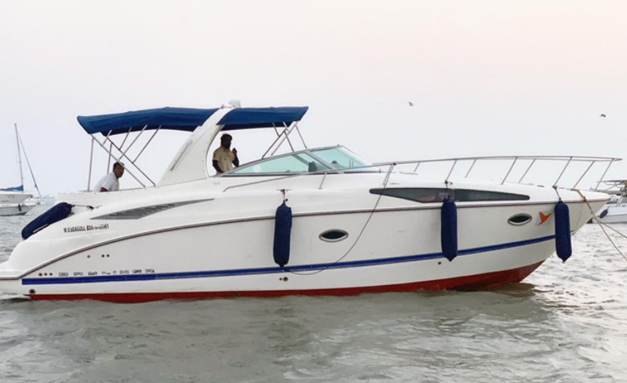 Charter Yacht FUNLINER
