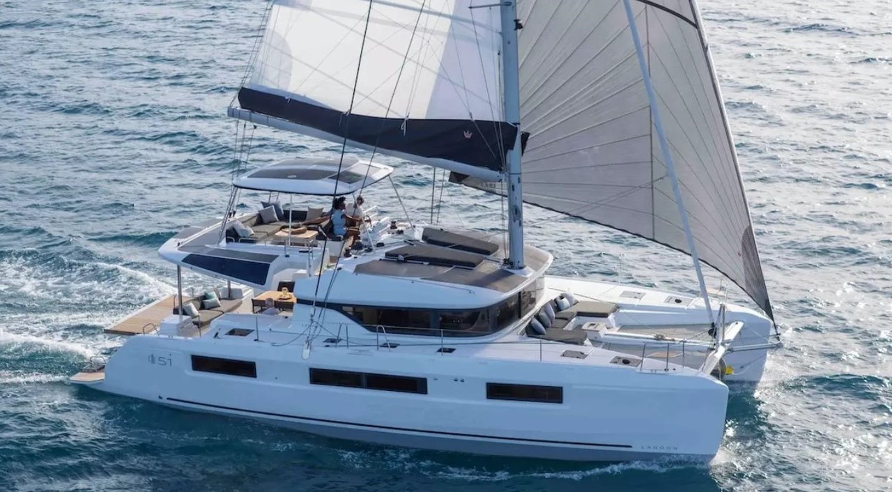 Charter Yacht NEW LAGOON 51