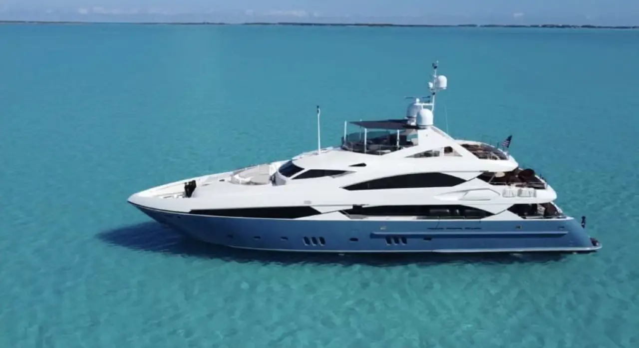 Charter Yacht NATURAL 9