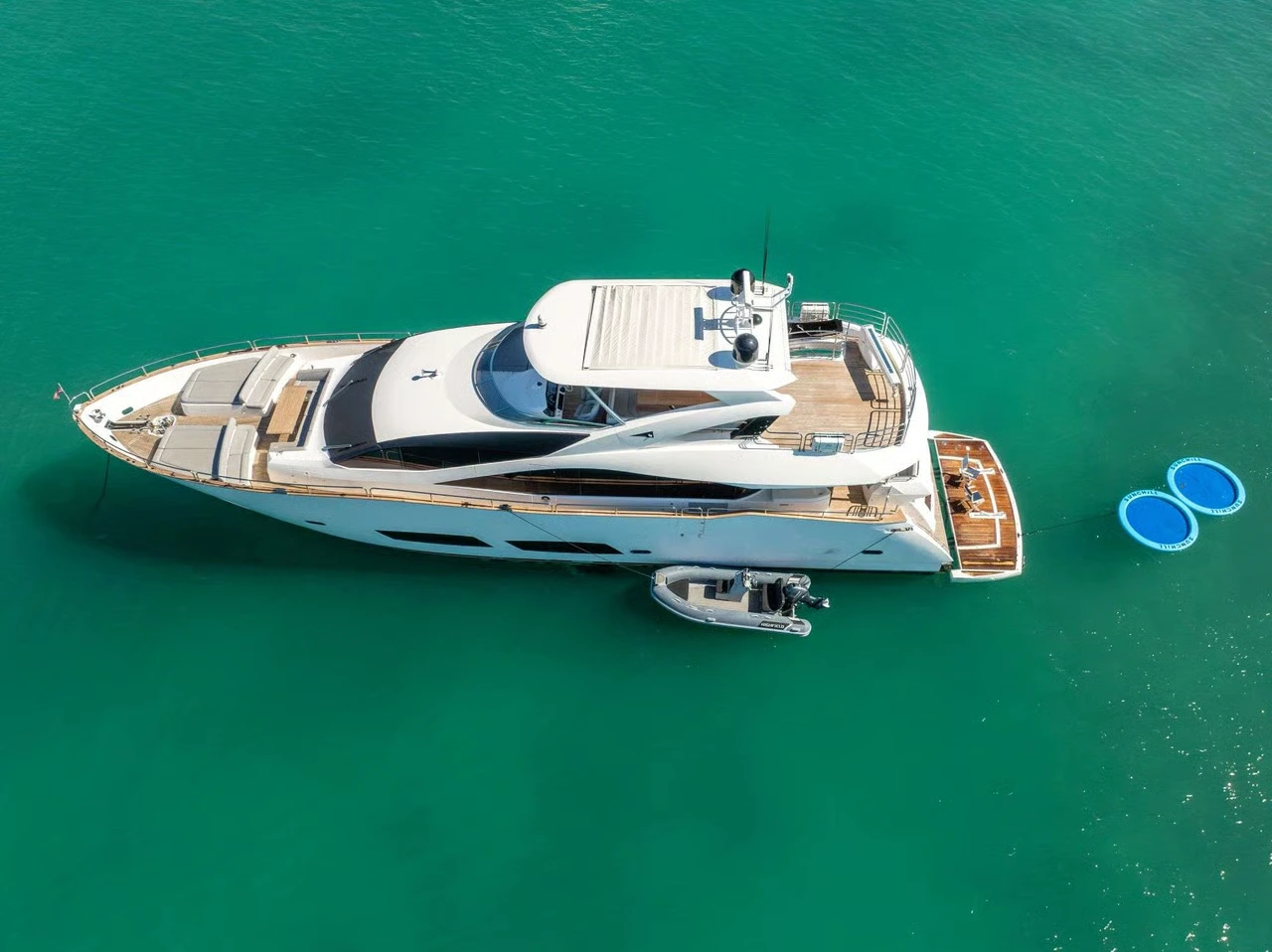 Charter Yacht RMM JOB