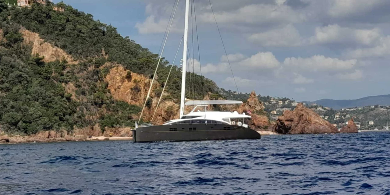 Charter Yacht REVE2MER