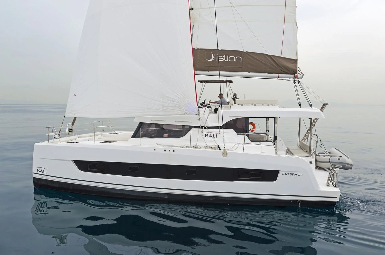 Charter Yacht WATERLILY