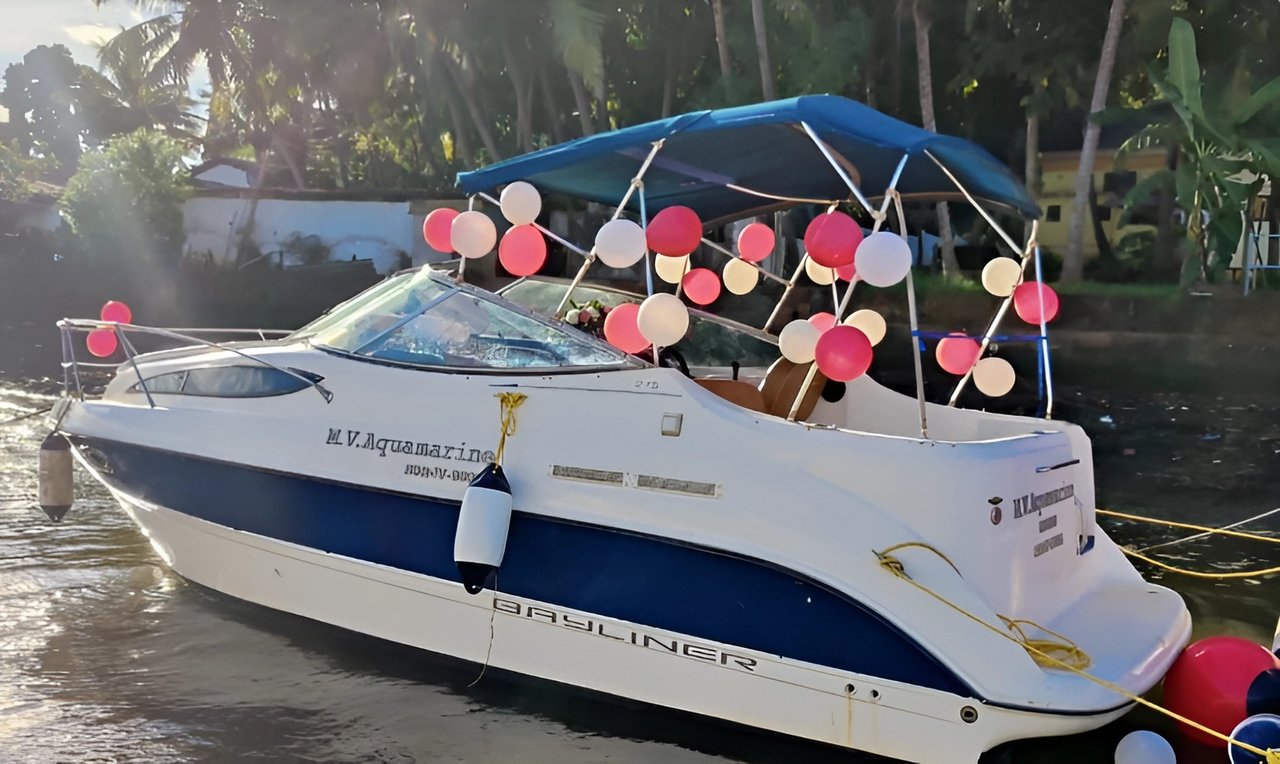 Charter Yacht AQUAMARINE