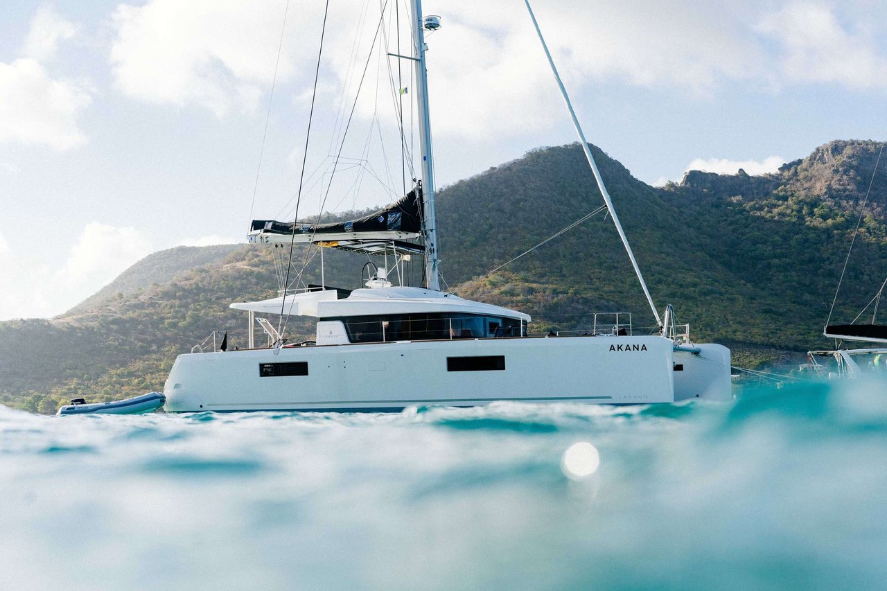 Charter Yacht AKANA