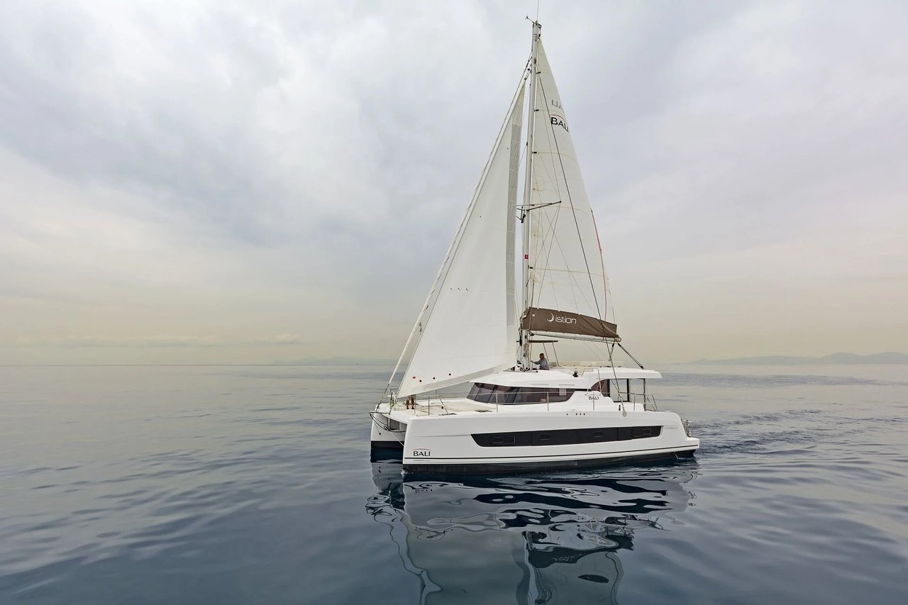 Charter Yacht PHOENIX