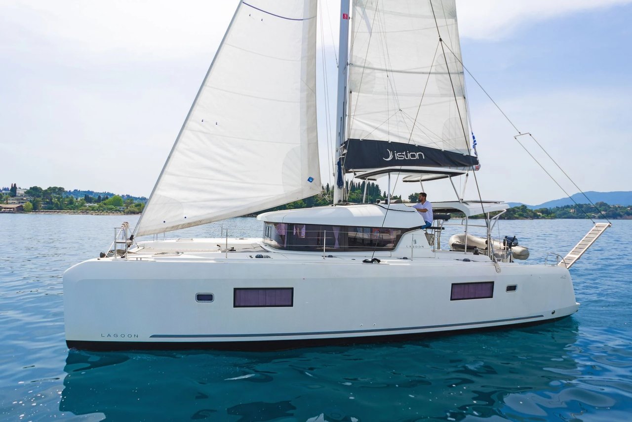 Charter Yacht FOUR SEASONS