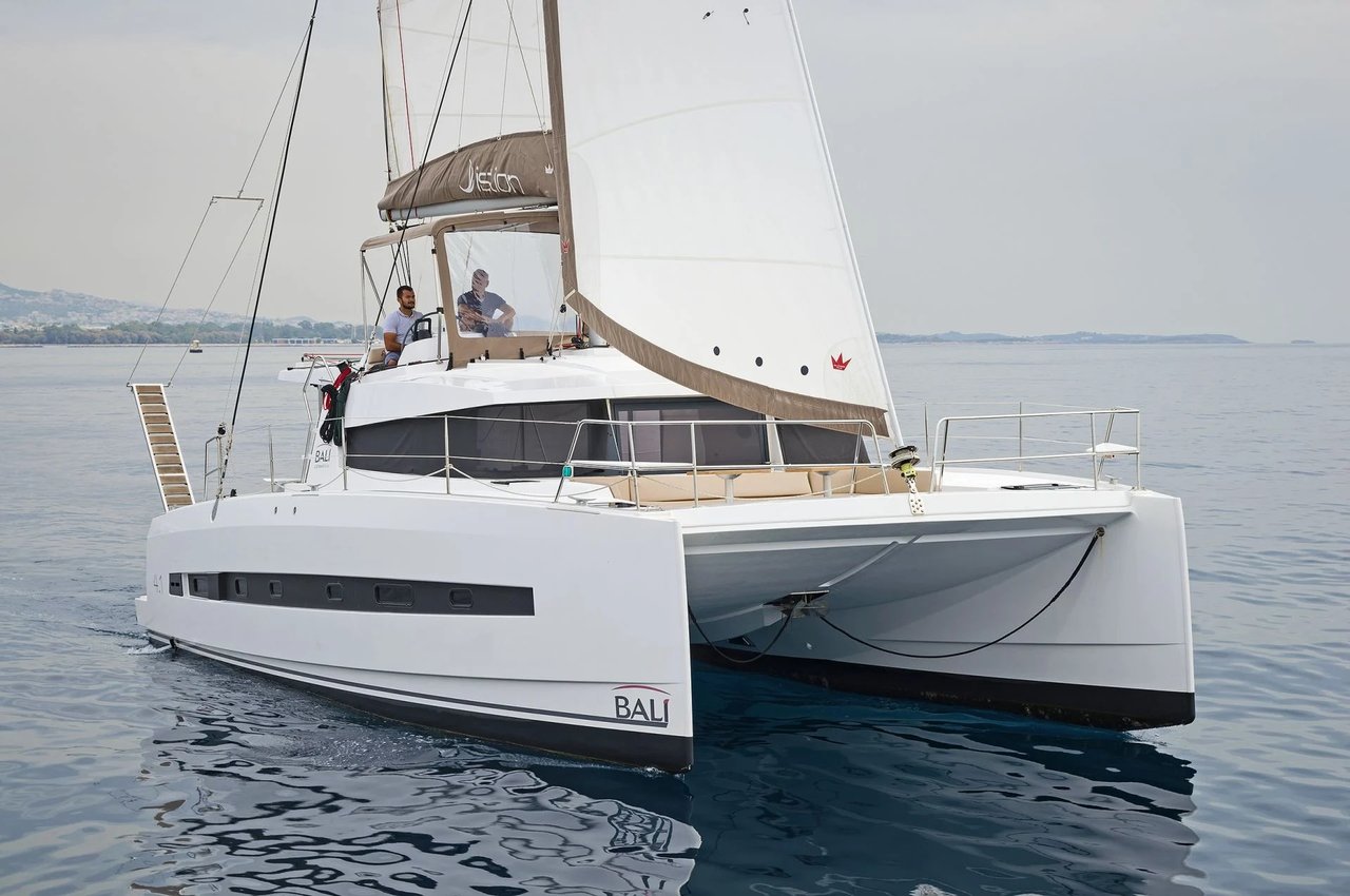 Charter Yacht GOLDEN WATERS
