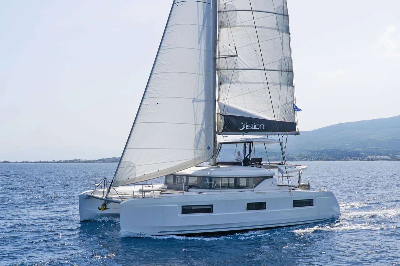 Charter Yacht HARMONY