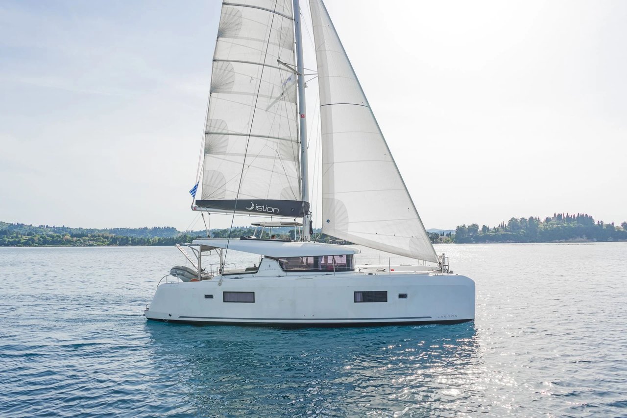 Charter Yacht PULSAR