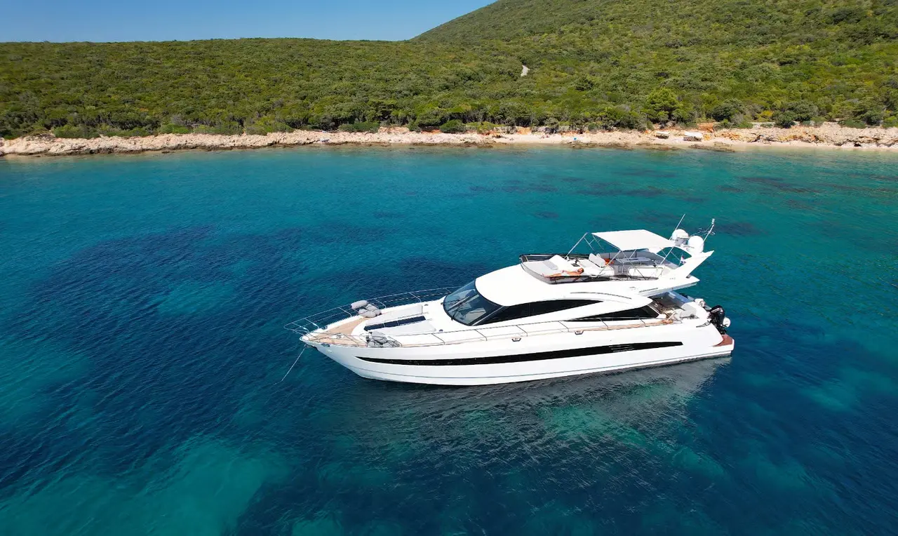 Charter Yacht BELLA ZIO
