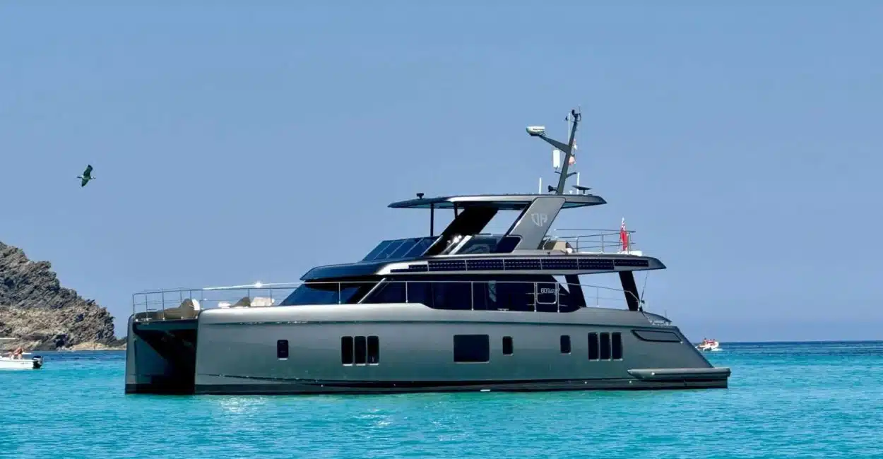 Charter Yacht DOUBLE HAPPINESS