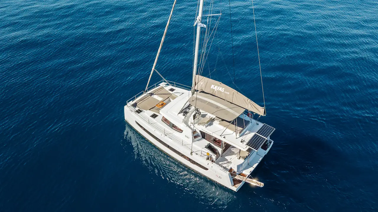 Charter Yacht KOS 46.CAT4