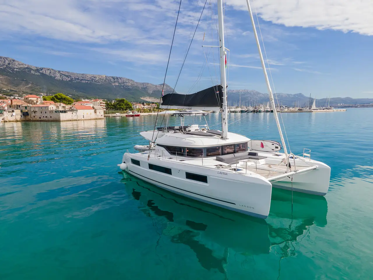Charter Yacht LAVINA