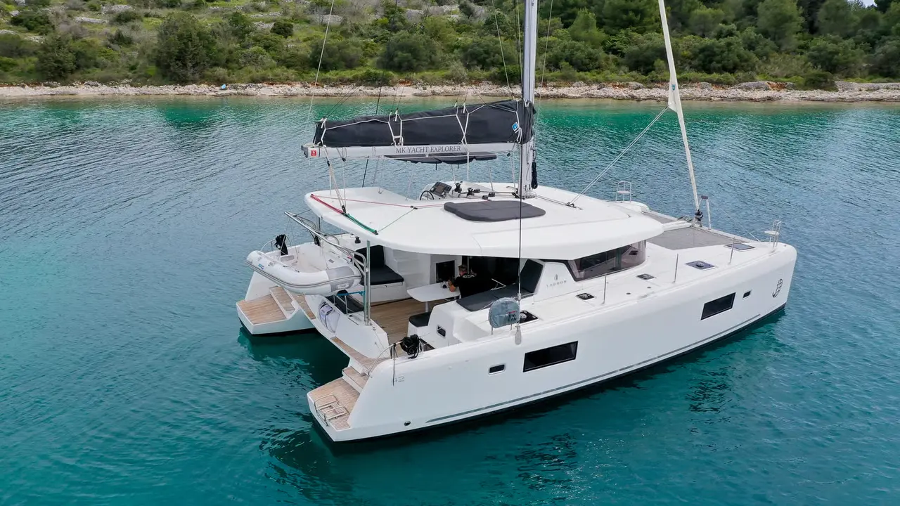Charter Yacht VESPER