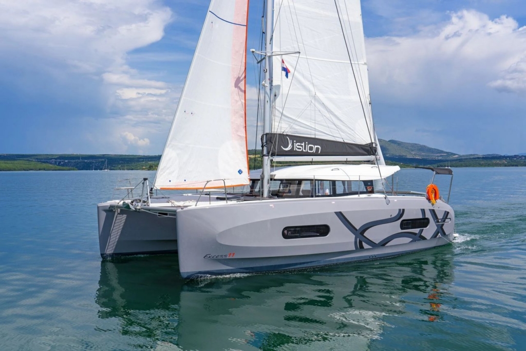 Charter Yacht FIRST GLIMPSE