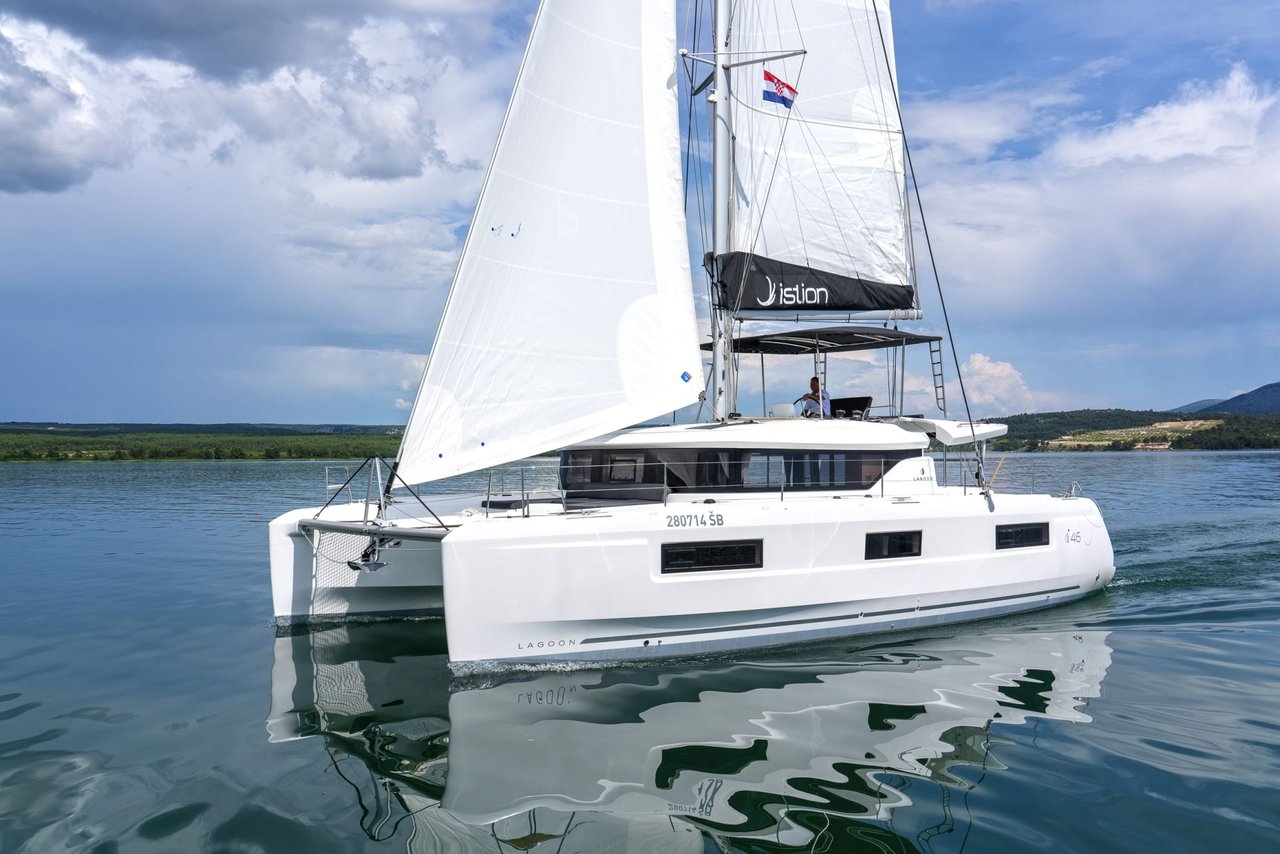 Charter Yacht FIRST CARE