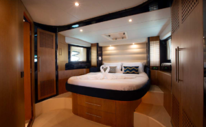 Charter Yacht ARIA BLUE