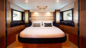Charter Yacht ARIA BLUE