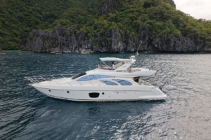 Charter Yacht AZIMUT 55