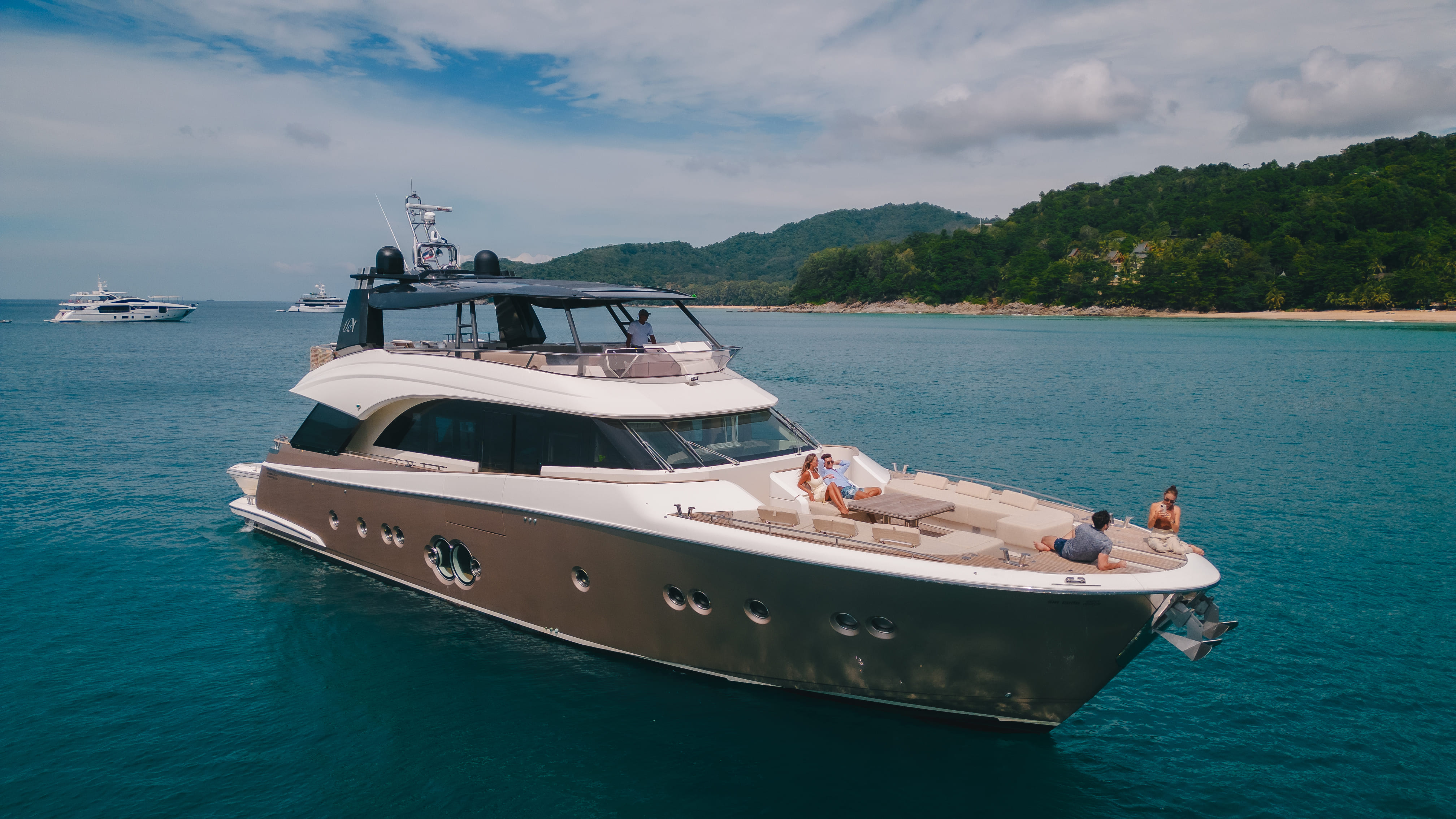 Charter Yacht BAYC ASIA