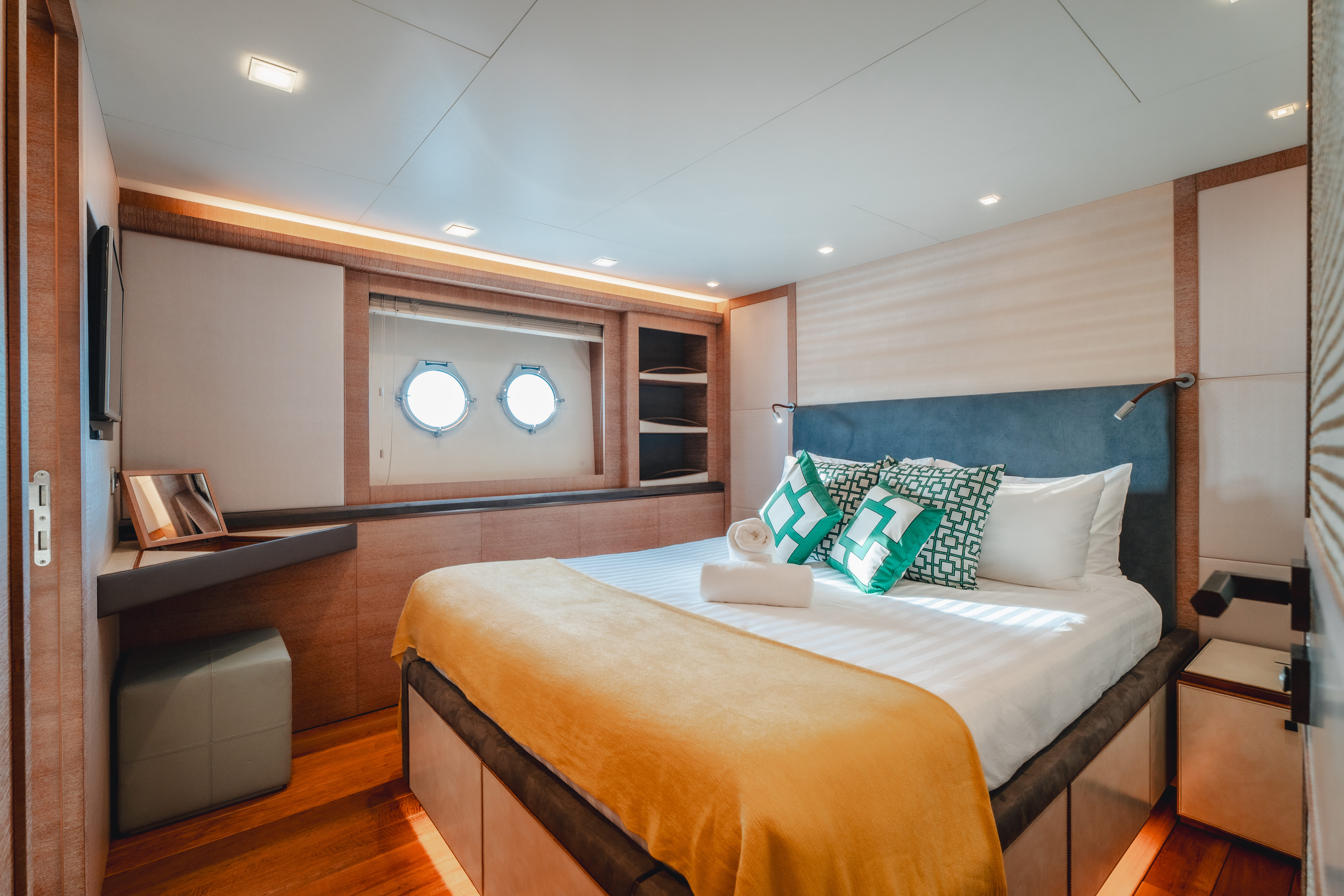 Charter Yacht BAYC ASIA