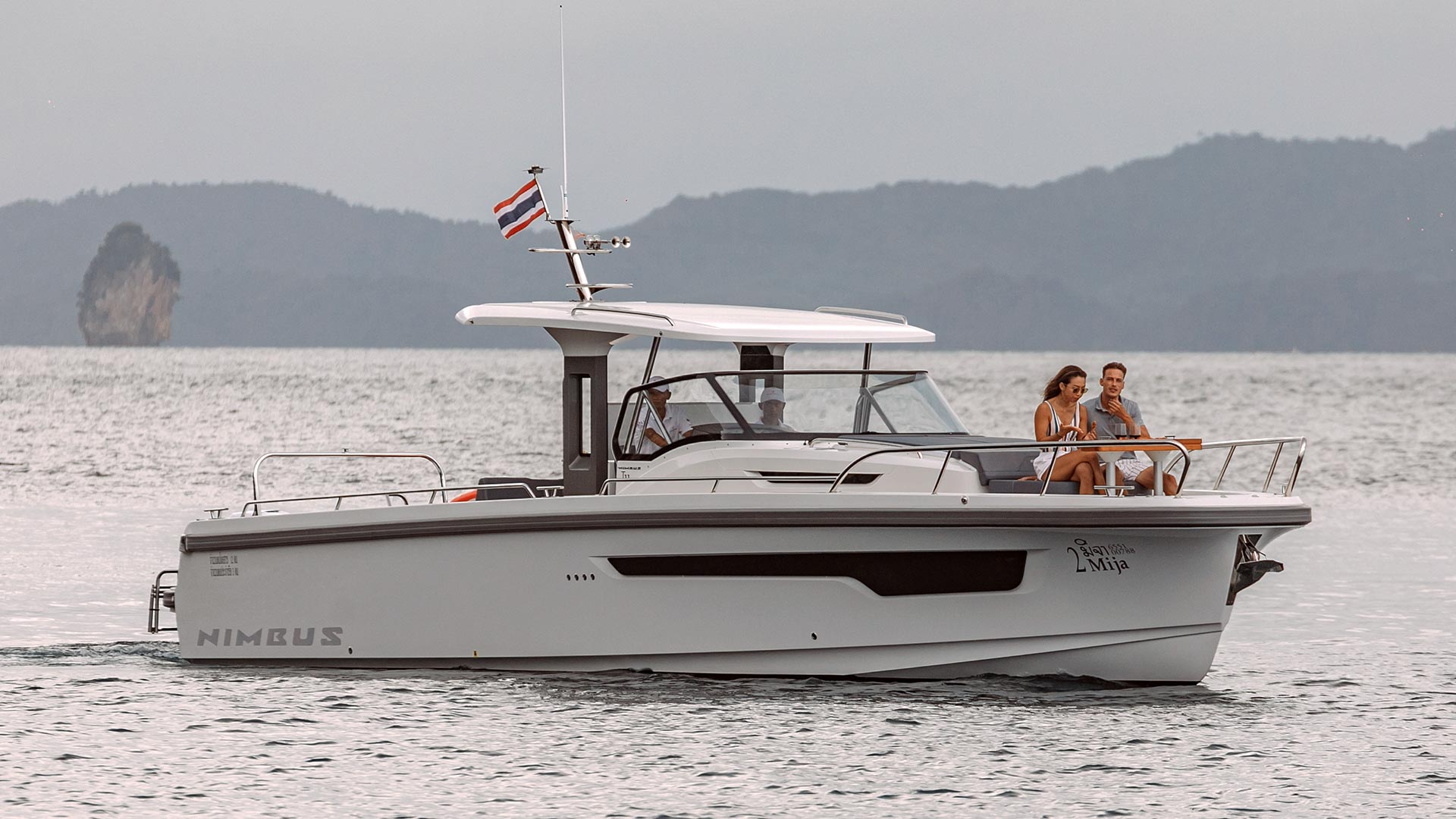 Charter Yacht NIMBUS T 11