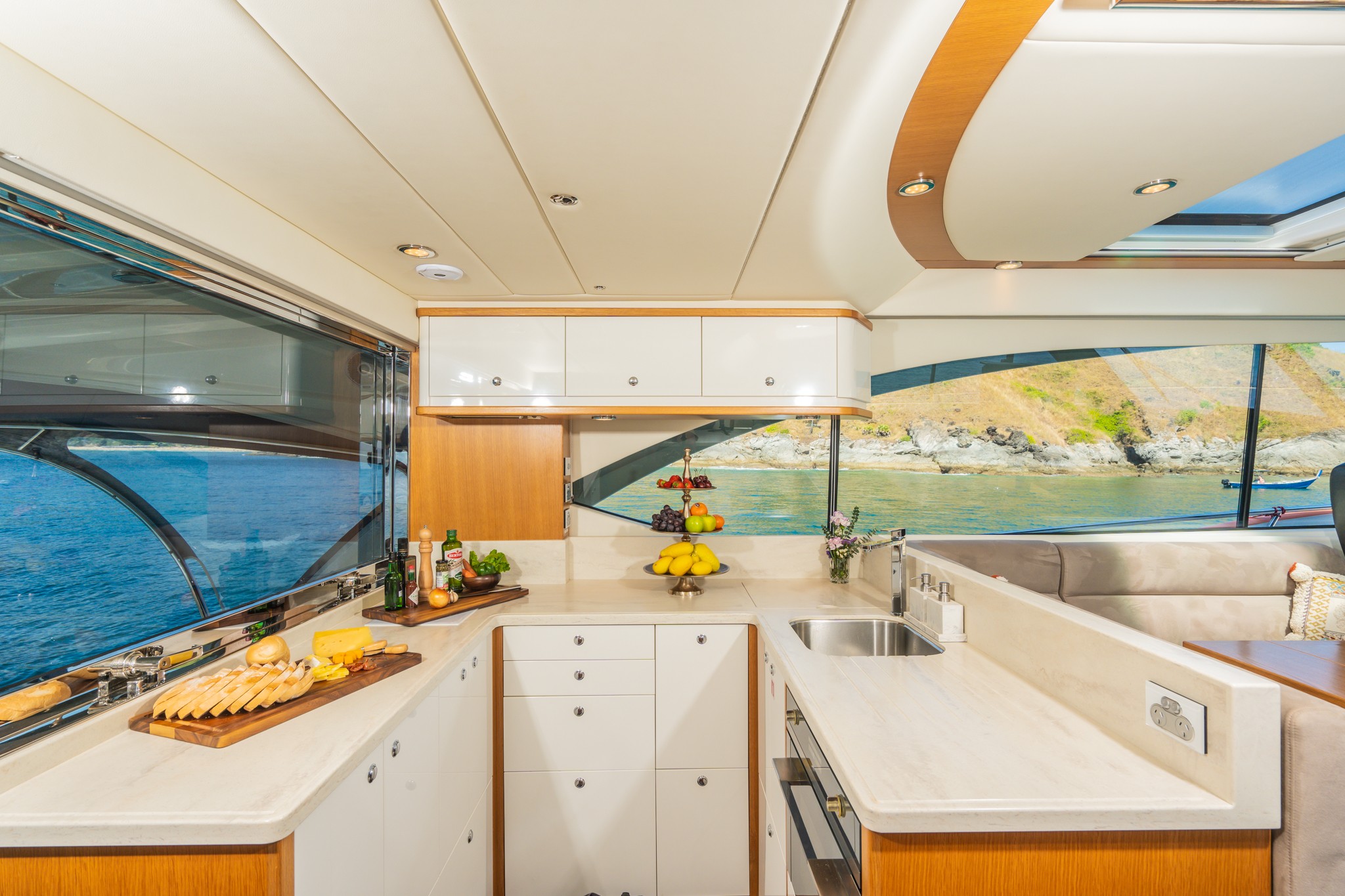 Charter Yacht HAPPY OURS